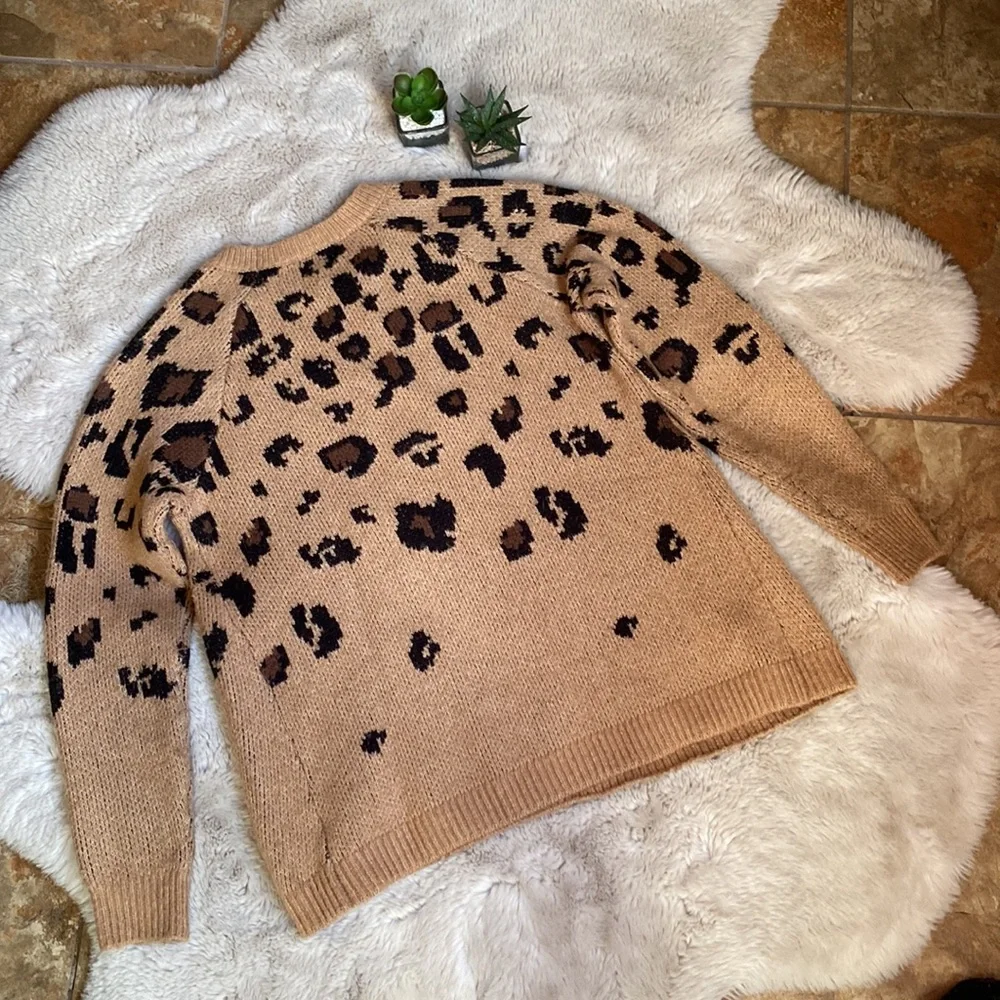 Isabel Maternity Leopard Animal Print Crewneck Pullover Sweater Size Extra Small
